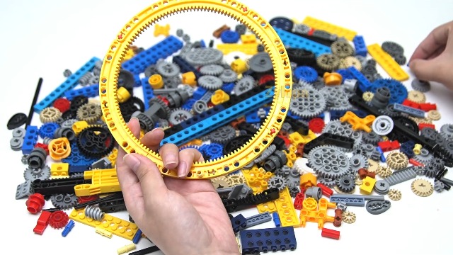 Amazon.com: 854pcs Technic Parts and Pieces Set: Gears, Axles